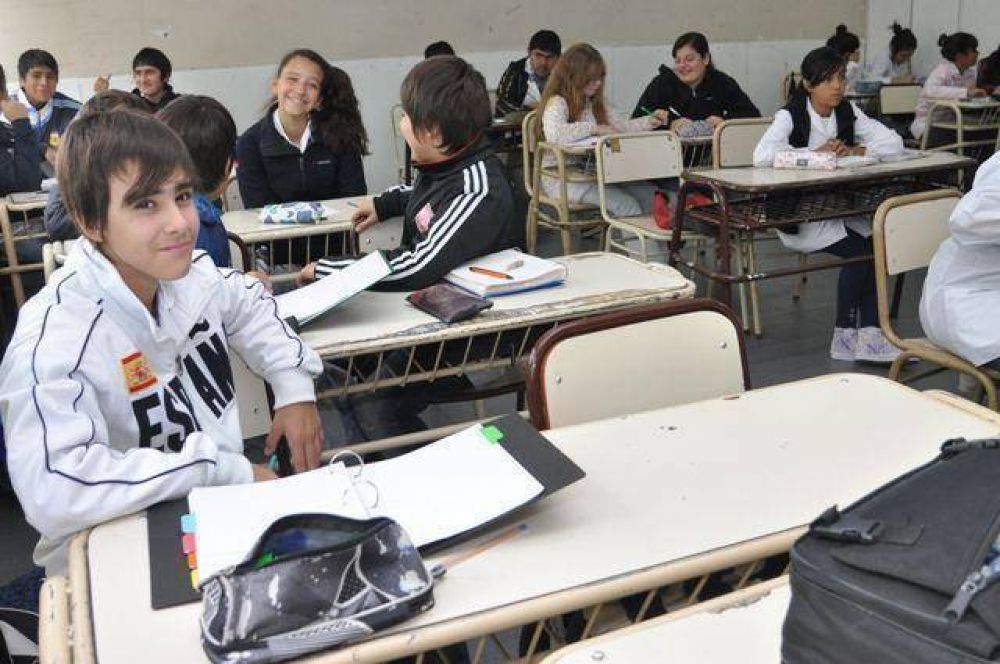 Nuevamente los chicos pasar�n de curso �asistidos� por el CPE
