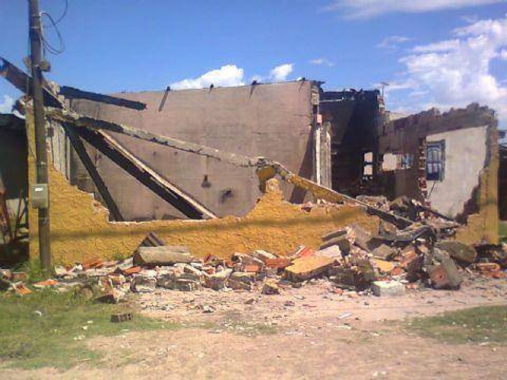 Vecinos prendieron fuego la vivienda de un violador