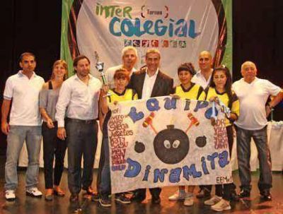 En el cierre del �Torneo Intercolegial 2012�, el Intendente entreg� distinciones a los ganadores