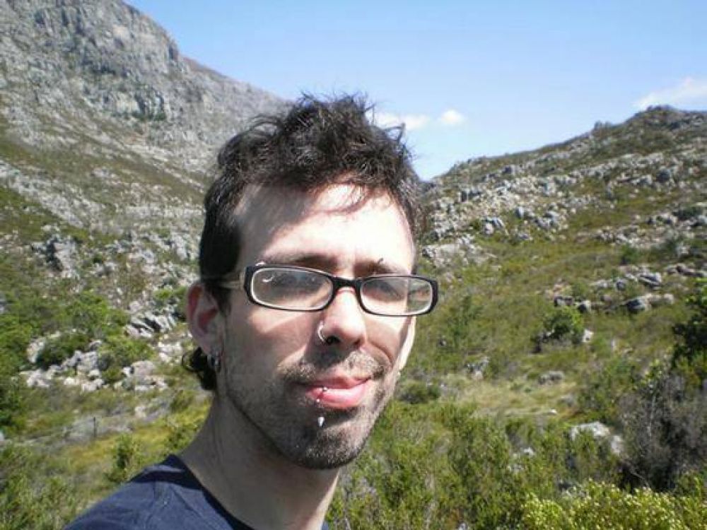 Software para explorar la historia geogr�fica y evolutiva de los organismos 