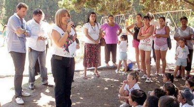 Re�nen a instituciones que dan contenci�n a 500 pibes