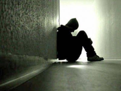 Padres indignados con profesor que oblig� a alumnos de 15 a�os a escribir su nota de suicidio