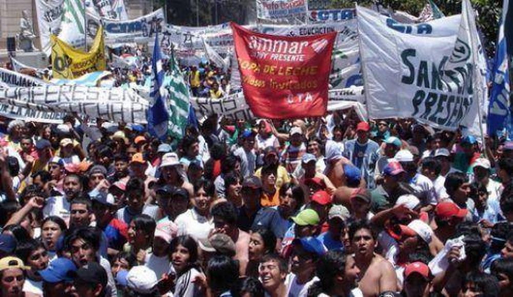 Amplia agenda legislativa 2013 para erradicar el trabajo en negro