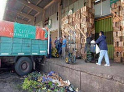Puesteros reclaman devoluci�n de sus lugares en el Mercado