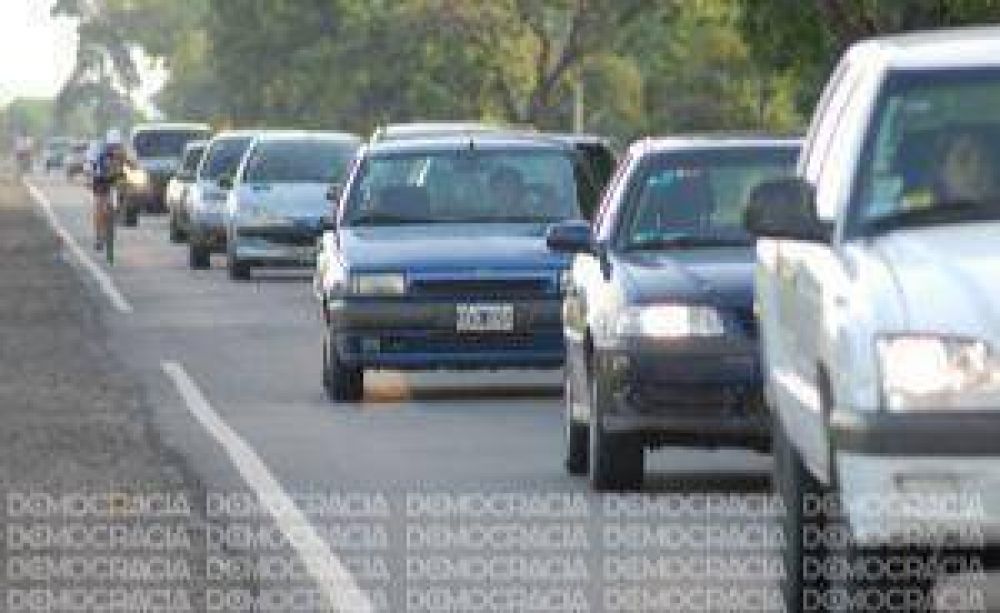 Reclaman obras de repavimentaci�n y m�s carteler�a en el acceso a la Laguna