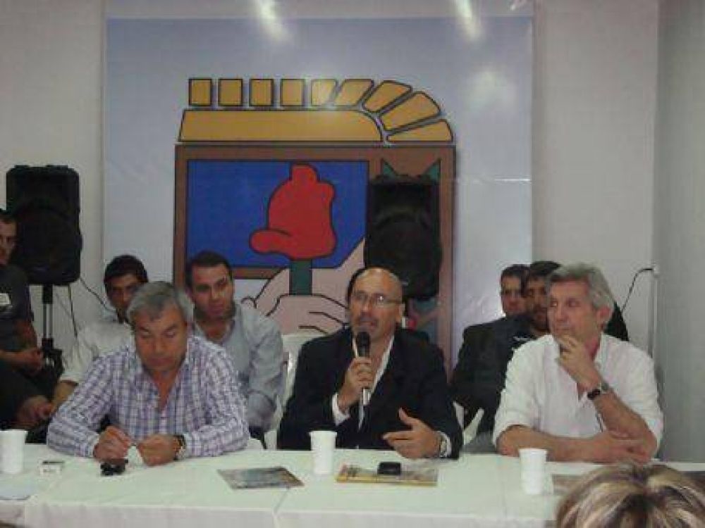 Melzi inaugur� el primer local de Massa en La Plata: �Conformamos la s�ntesis de la unidad�, asegur�