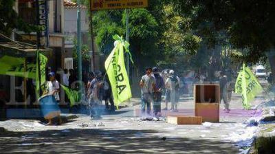 Violentos incidentes en la Uocra de Z�rate: tres heridos de bala