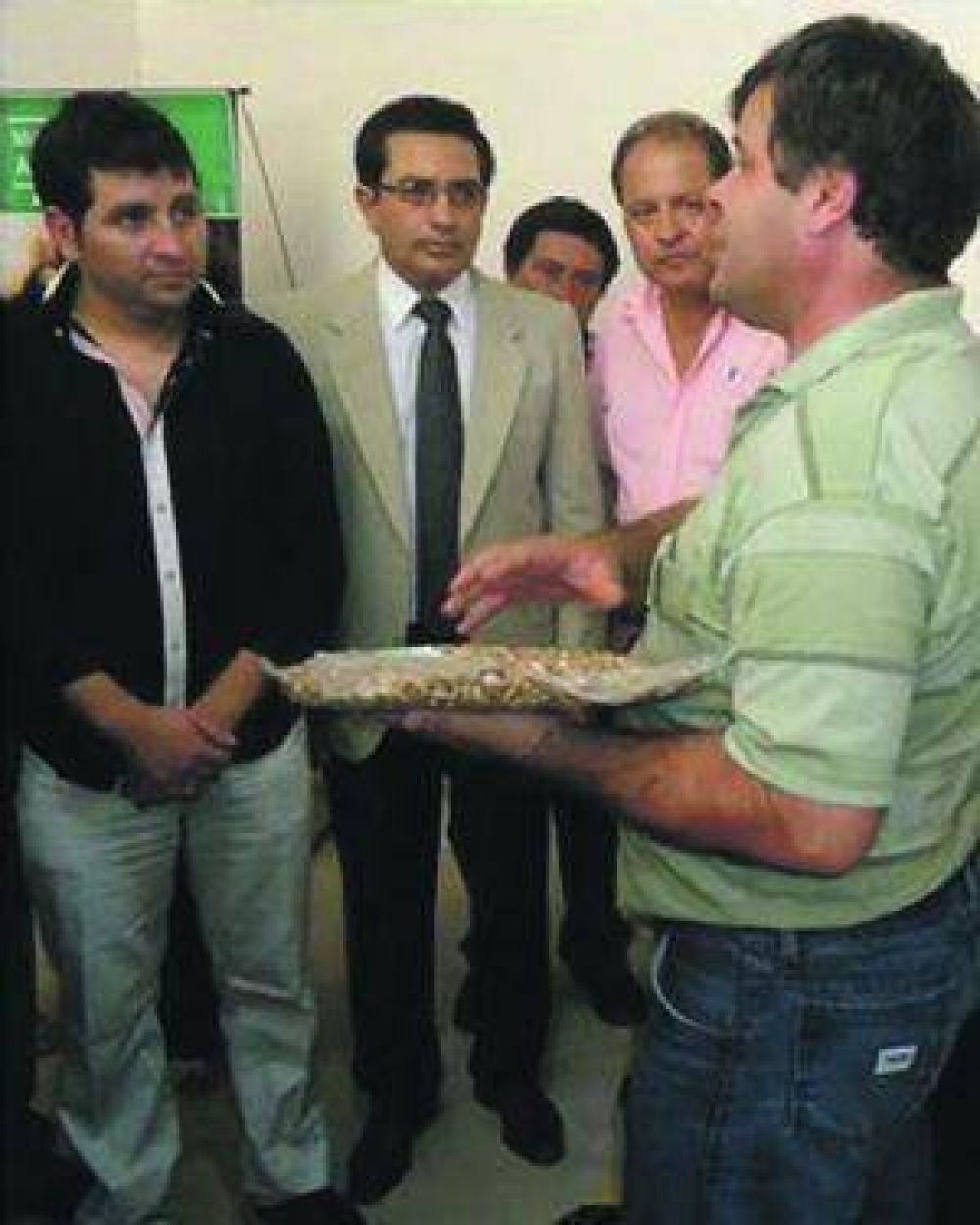 Impulsan proyecto para ayudar al productor nogalero de Andalgal�