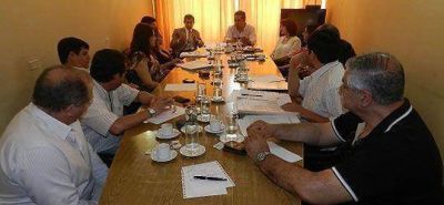 El ministro Aredes explic� el presupuesto