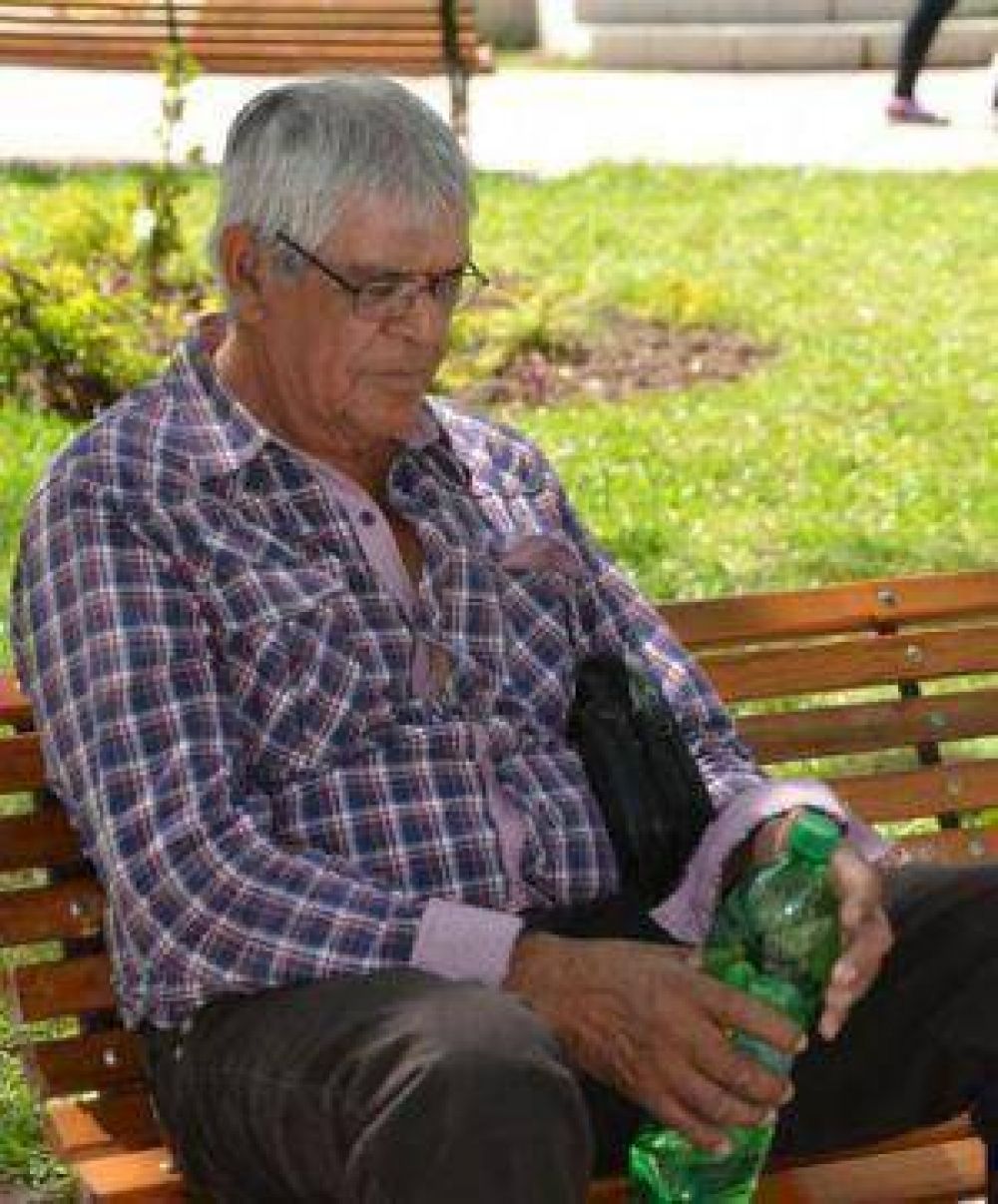 Altas temperaturas y problemas en la provisi�n de agua complican la vida en la termal