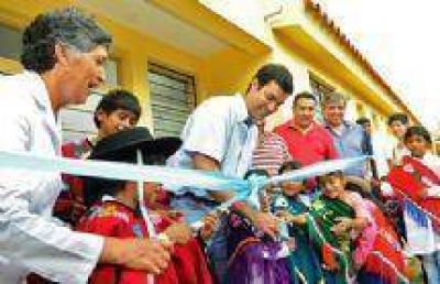 Urtubey en R�o Blanquito: "Lo que hacen los docentes nos permite so�ar con un ma�ana mucho mejor"