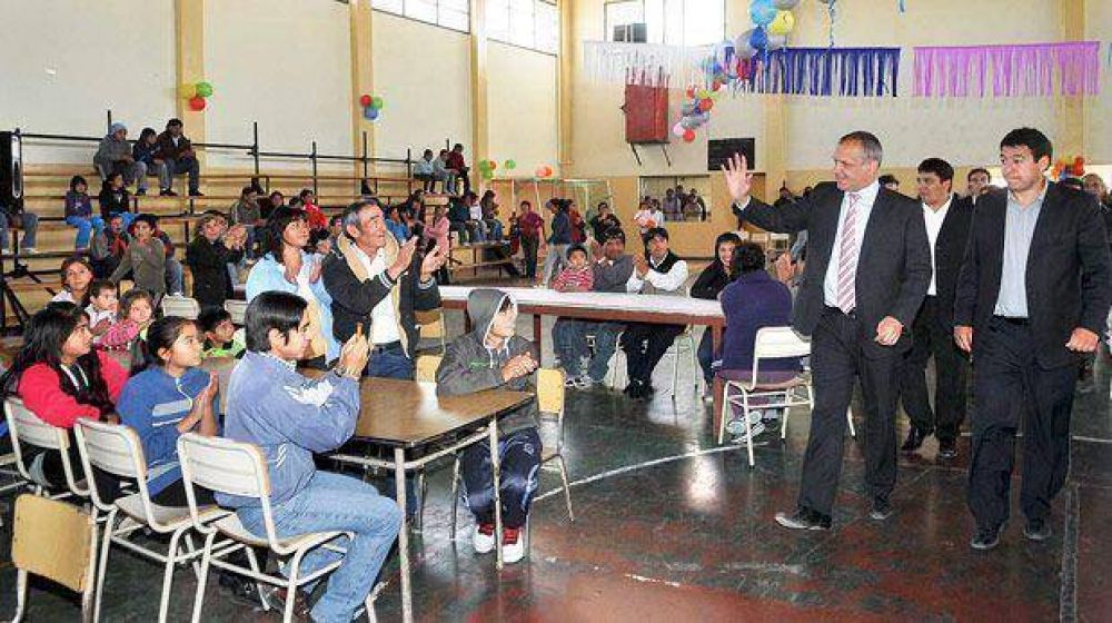 Buzzi proyect� una cuenta de 10.000 millones de pesos para el a�o pr�ximo
