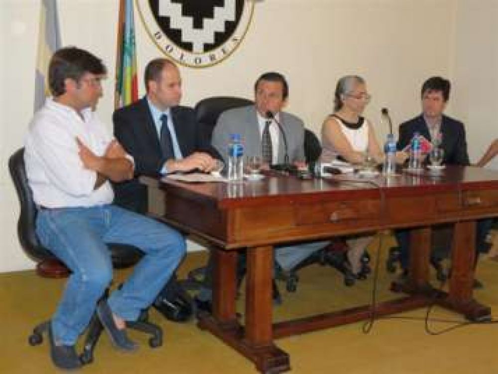 Se anuncio el Corso 2013 y la 21� Fiesta Nacional de la Guitarra
