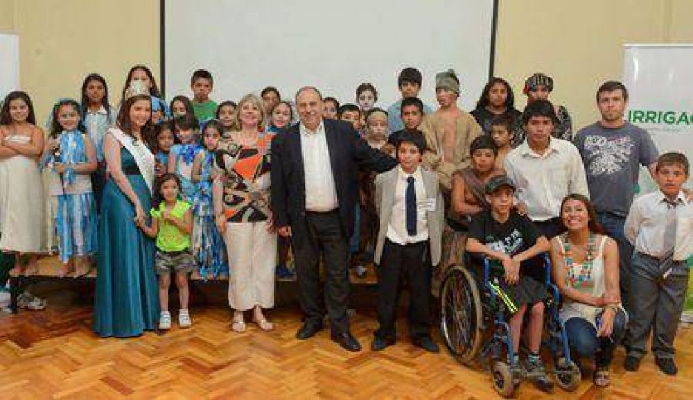 Estudiantes de nivel inicial ense�an a cuidar el agua a trav�s del teatro  