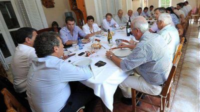 Urribarri cerr� el a�o con los senadores alineados