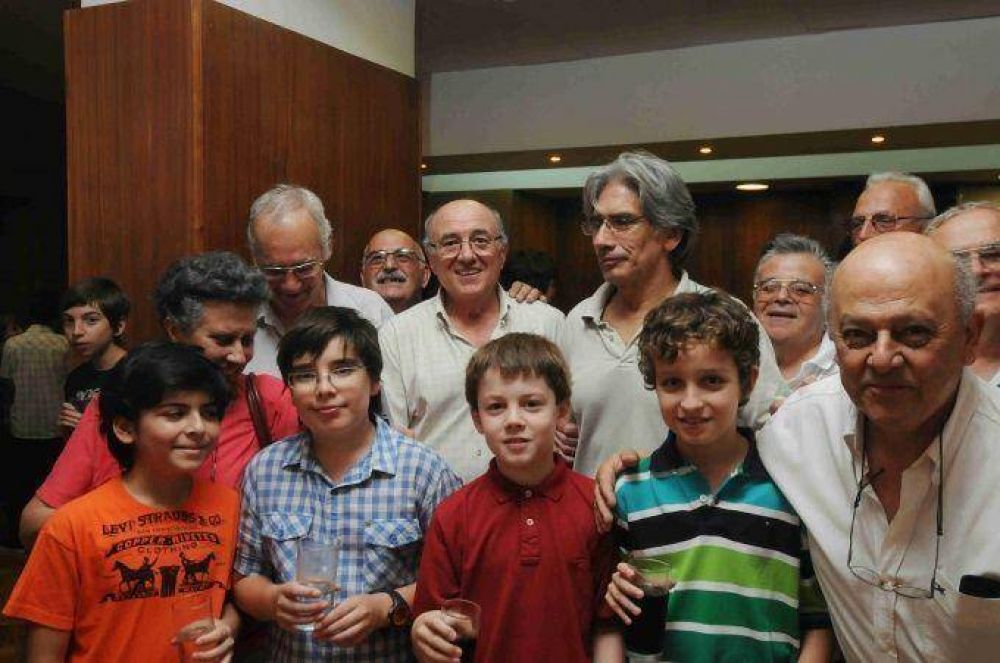 Celebraron los 50 a�os de la primera promoci�n de la Escuela �Enrique Rocca�