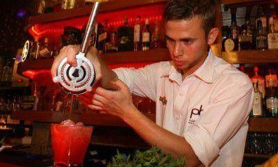 Un mendocino de 22 a�os representar� a la Argentina en el Mundial de Cocteler�a 