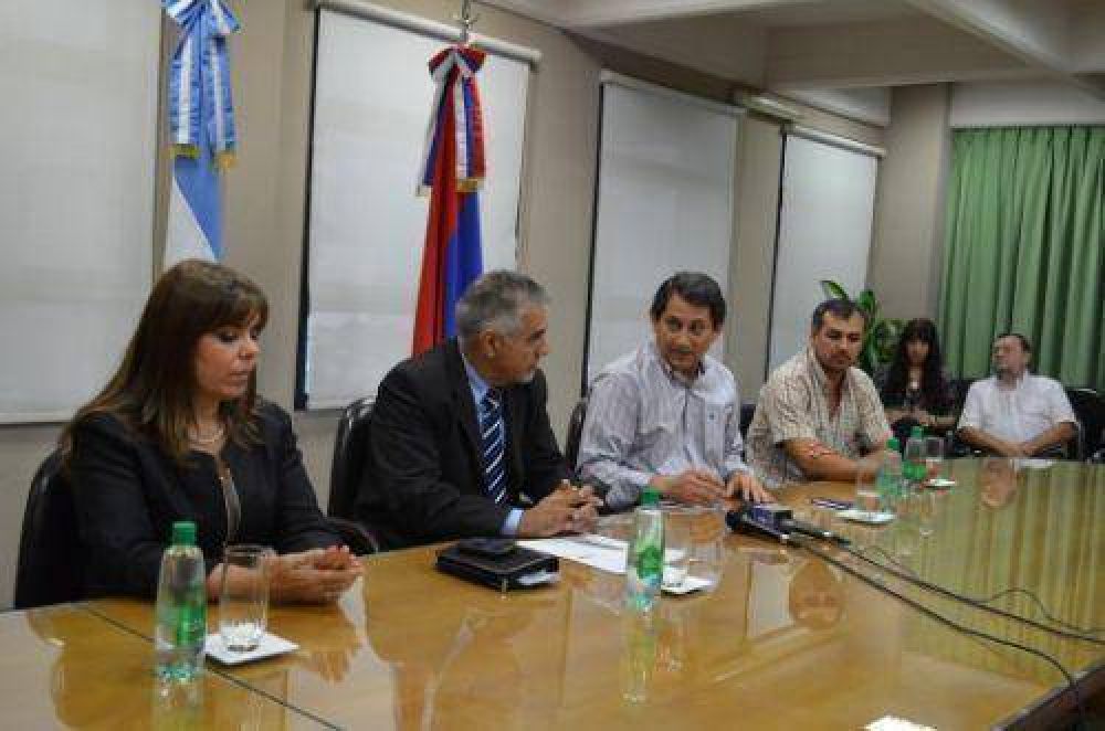Firman convenio para monitoreo de la calidad del agua de los arroyos de Posadas