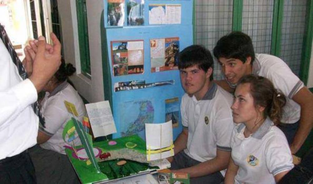 Con esfuerzo, un alumno con autismo finaliz� el secundario en una escuela com�n