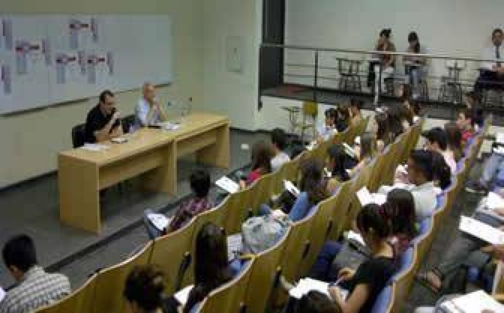 El proyecto del Profesorado en Ciencias de la Comunicaci�n ser� tratado en 2013 