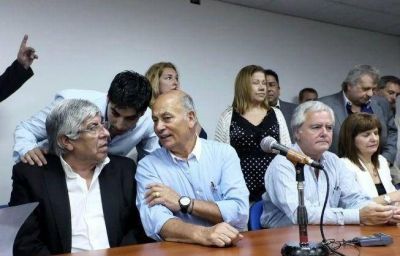 La oposici�n y Moyano pidieron extraordinarias para subir el m�nimo de Ganancias