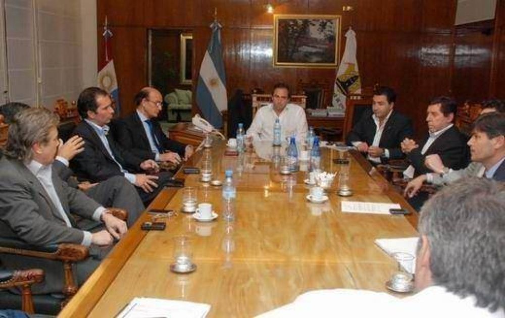 Nueva ley de competencias territoriales complica la relaci�n Provincia-Municipios