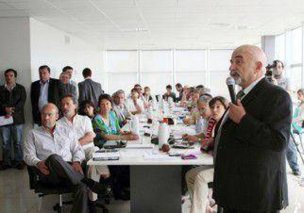 Provincia licitar� en breve 15 �reas exploratorias 