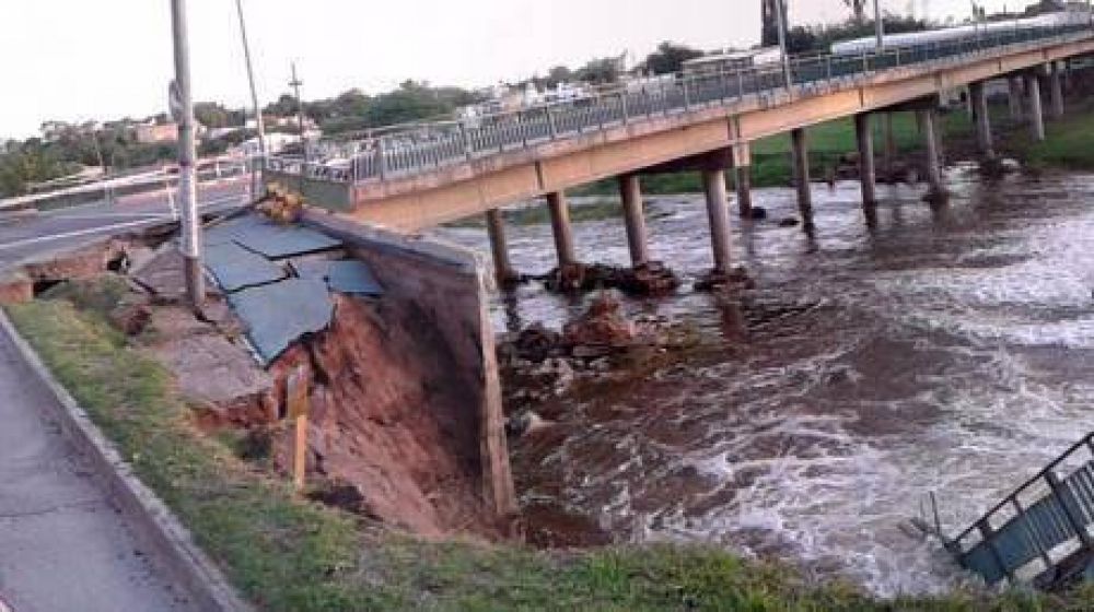 Parte de la ciclov�a se desmoron� y de milagro no hubo heridos