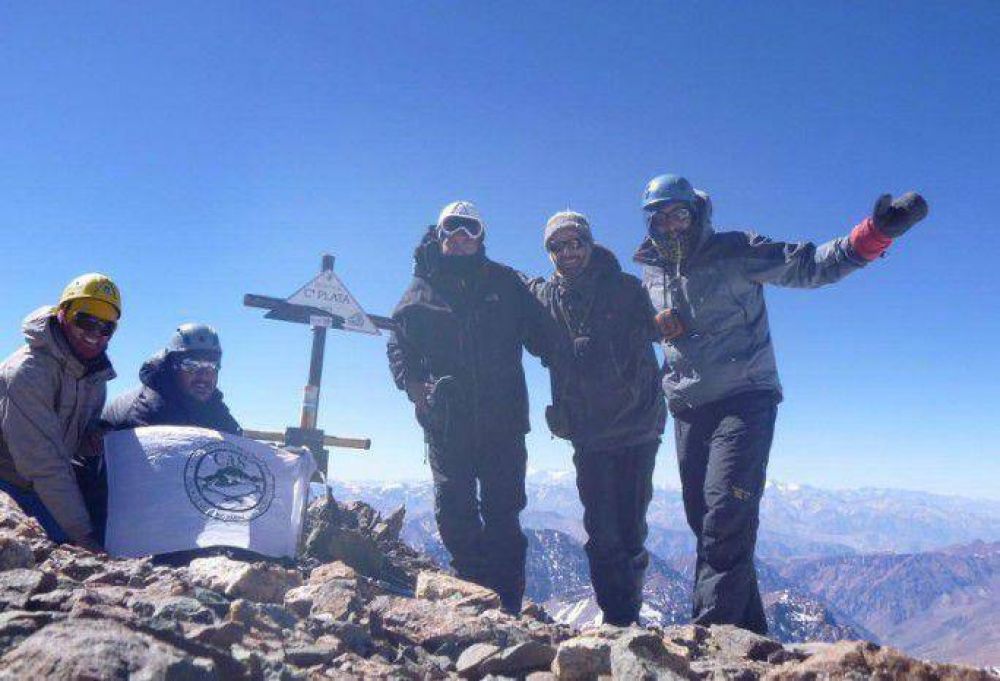 Andinistas sanrafaelinos hicieron cumbre en los Cerros Plata y Vallecitos 
