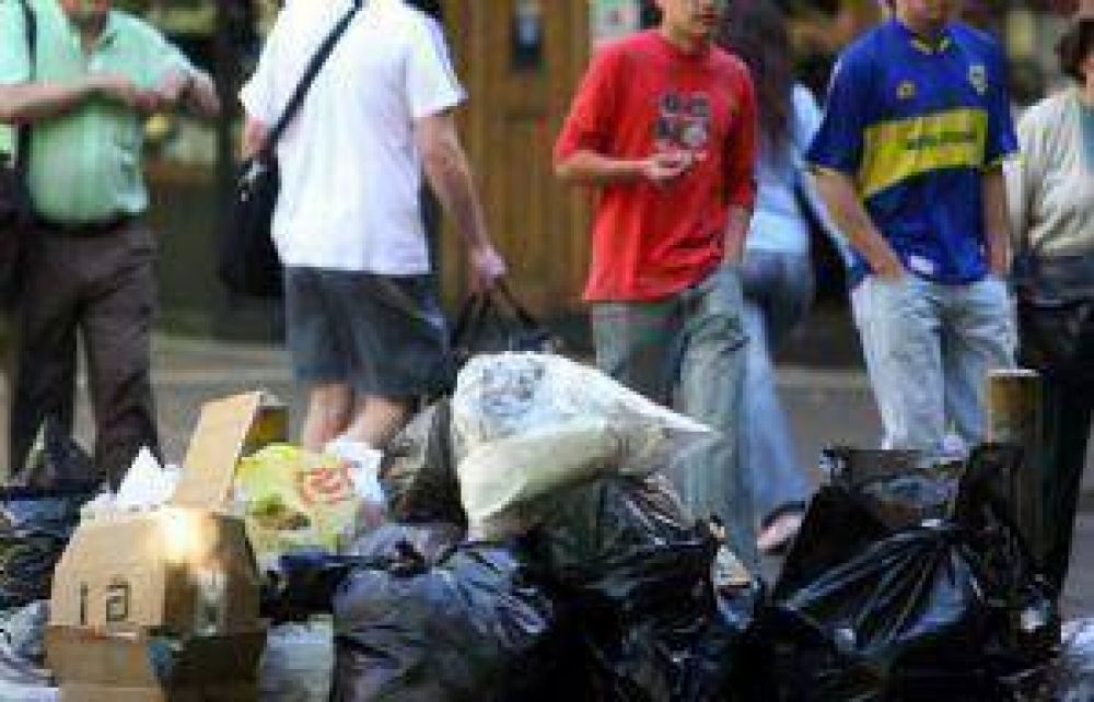 Servicios resentidos en Capital por paro de municipales 
