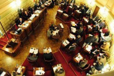 Acuerdo del Gobierno provincial con los Senadores del PJ para votar el Presupuesto 2013