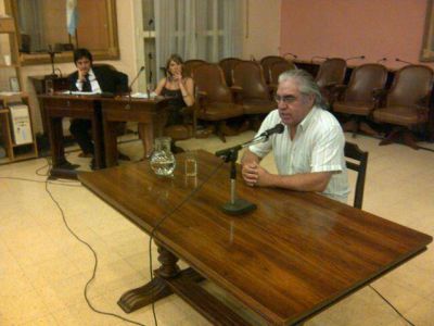 �Yo vengo de esos indios sucios. Esa gente que program� ese genocidio dej� sus sucesores� 