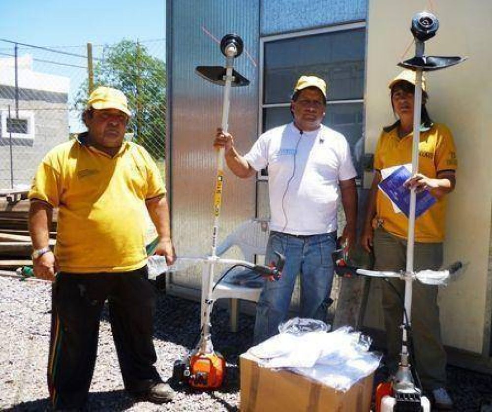El Municipio Contin�a Entregando Herramientas A Las Cooperativas Del Programa Argentina Trabaja