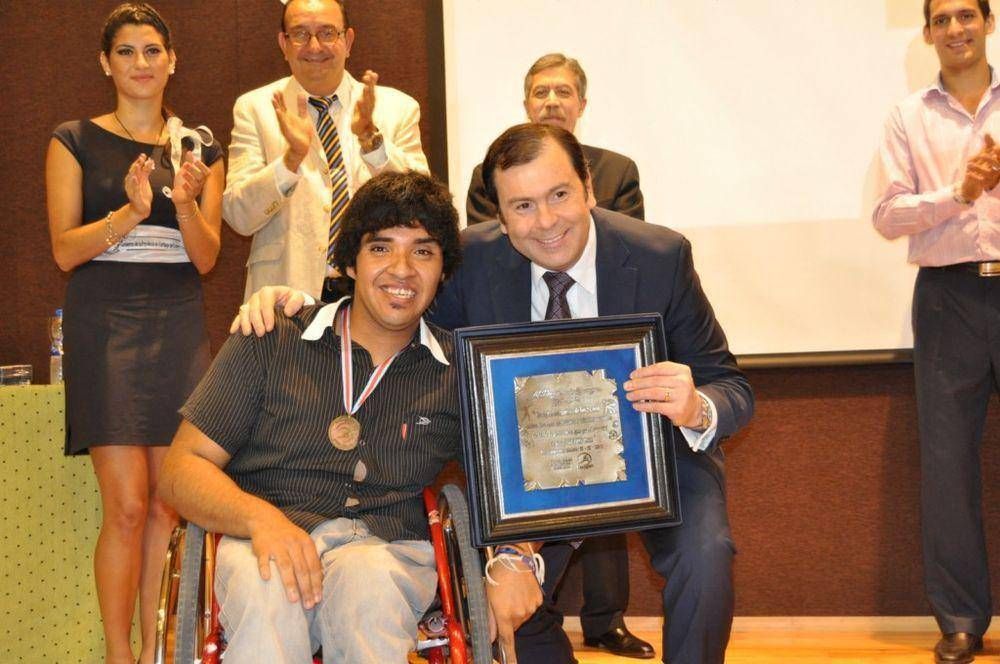 El Gobernador entreg� premios a deportistas con capacidades especiales que participaron en los "Evita 2012" 