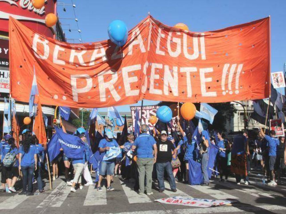  BERAZATEGUI: Presencia local en la Plaza de Mayo