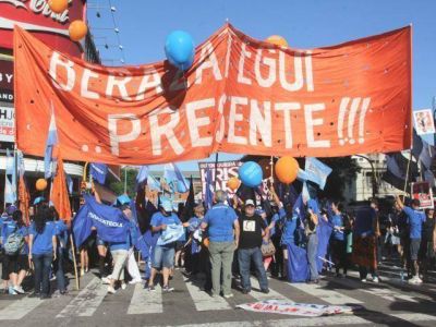  BERAZATEGUI: Presencia local en la Plaza de Mayo