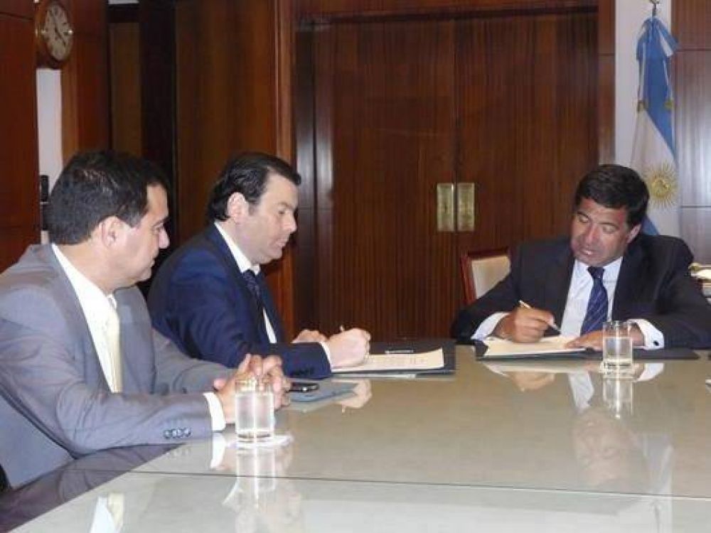 El Gobernador y el titular de la AFIP firmaron un contrato de comodato 