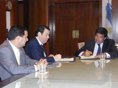 El Gobernador y el titular de la AFIP firmaron un contrato de comodato 