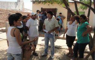 Familias enteras se unen para hacer crecer a un barrio con aspiraciones 