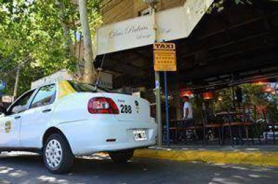 Reubican 37 paradas de taxis en Capital