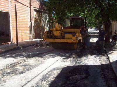 Hilario Lagos: Ejecutan  bacheo profundo  entre Dorrego y Paso