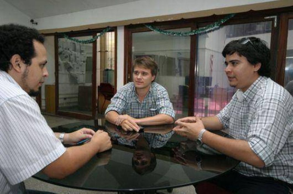Los j�venes canarios, y un c�nclave popular