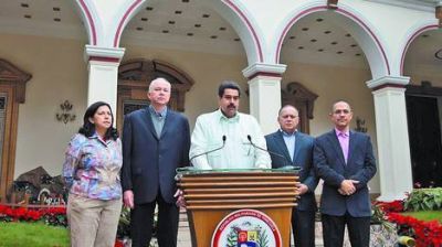 Mensaje oficial: piden rezar por Ch�vez: dicen que su tratamiento ser� �complejo y duro�