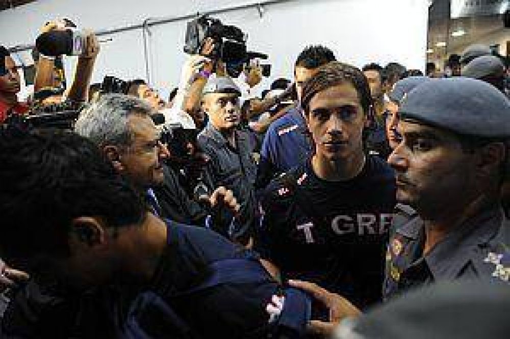 Tras el bochorno, Tigre volvi� al pa�s