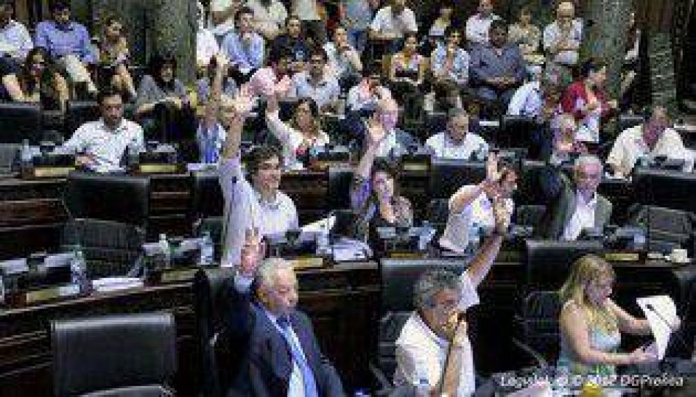 Repudio un�nime al juicio por Marita Ver�n