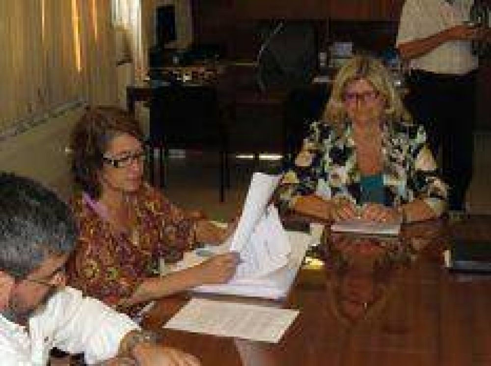 Gremios docentes se reunieron con la ministra de Educaci�n