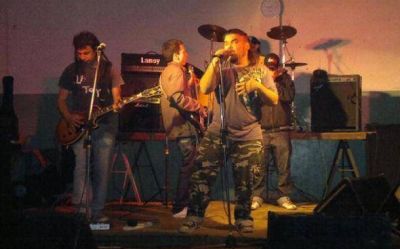 J�venes organizan festival art�stico para impulsar el boleto universitario