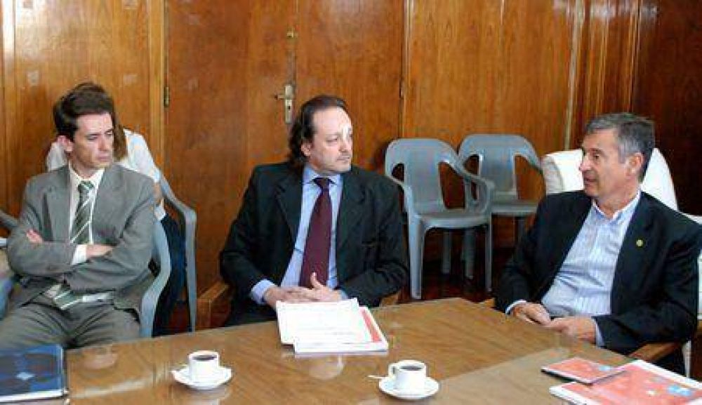 Buscan optimizar el uso de energ�as en la construcci�n de escuelas en Mendoza  