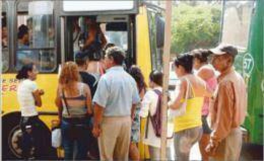 Usuarios afirman que es �exagerado� cualquier tipo de aumento en la tarifa