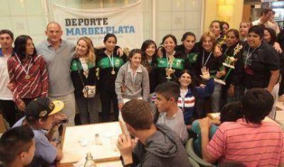 El Municipio premi� a los ganadores de los Juegos de F�tbol Barrial